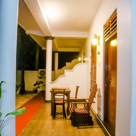 Bed and Breakfast Little Angels Mirissa Exterior foto
