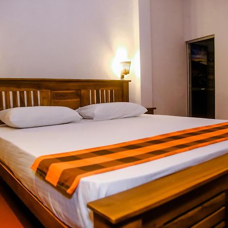 Bed and Breakfast Little Angels Mirissa Exterior foto